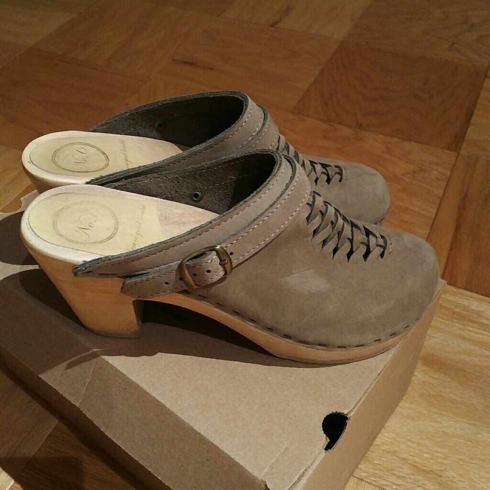 No6 clogs